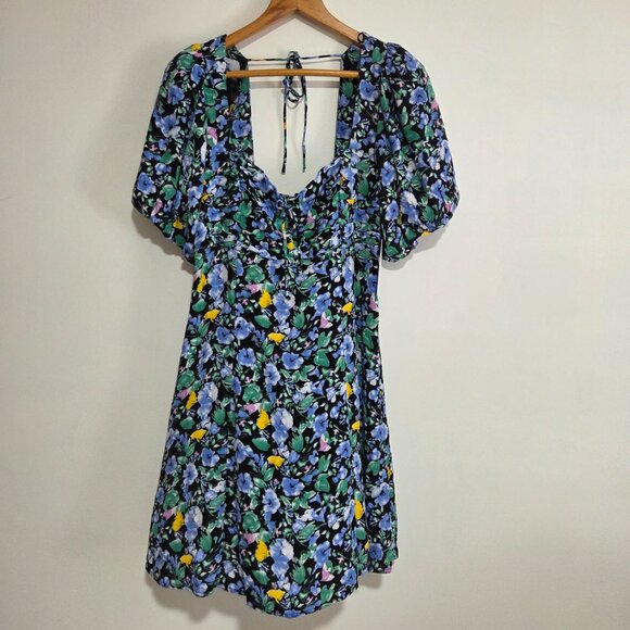 NWT ASTR THE LABEL FLORAL SWEETHEART NECK FLORAL DRESS SIZE MEDIUM - Picture 1 of 16